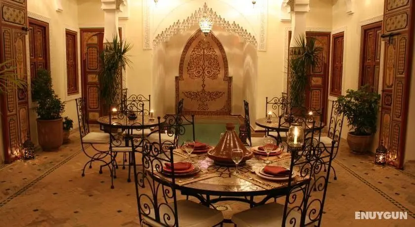 Riad Sofia - Genel