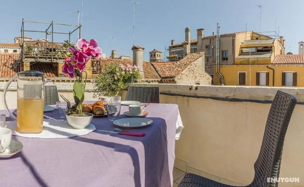 Rialto Deluxe Apartments - Konum Öne Çıkanlar
