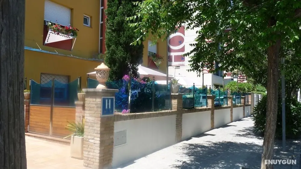 Hotel Ribes Roges - Dış Mekan