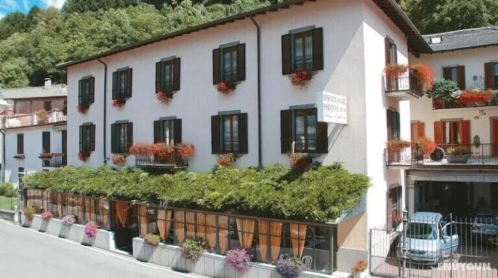 Hotel Ristorante Piazza Brembana - Dış Mekan