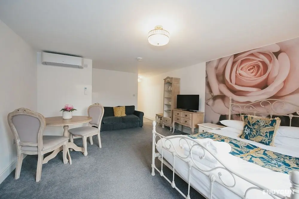 River Court Apartments by Paymán Club - Öne Çıkan Resim