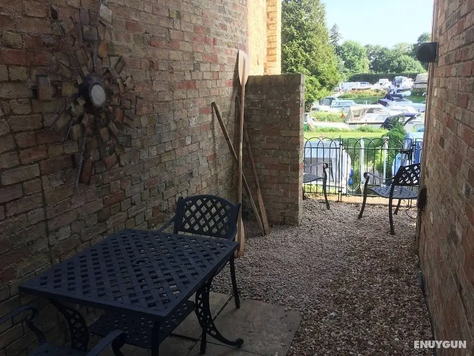 River Courtyard Apartment In The Heart Of - Dış Mekan