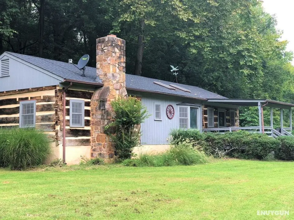 Riverfront Pioneer Cabins LLC - Dış Mekan