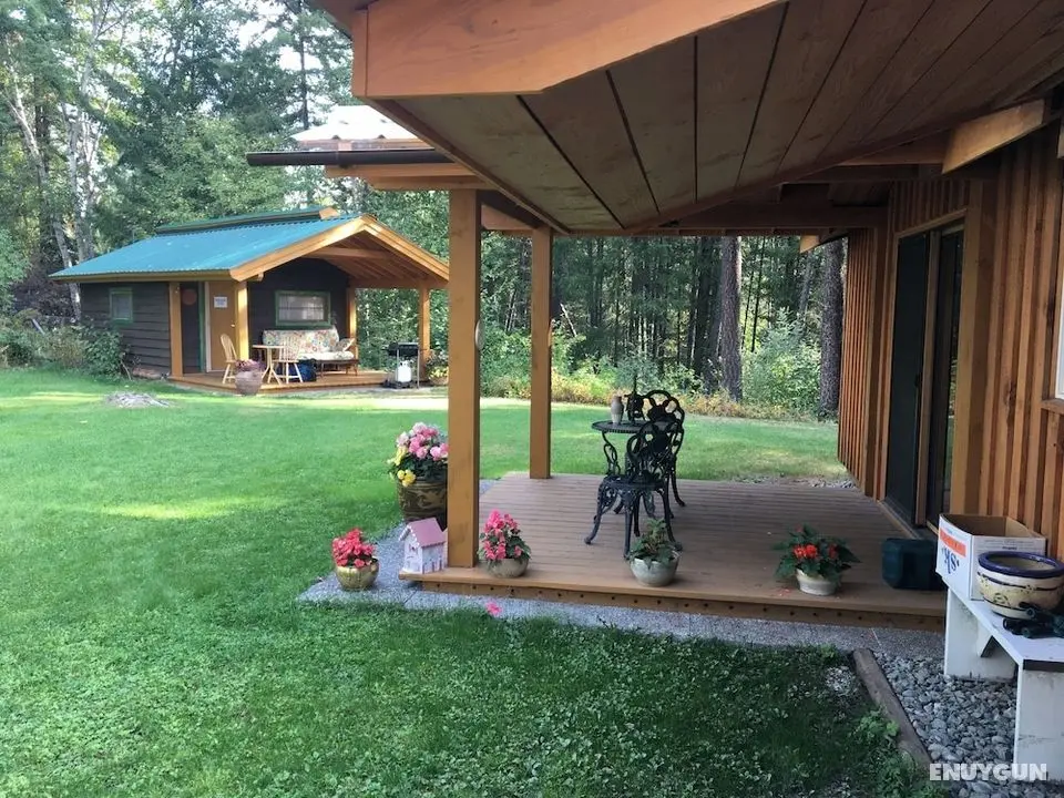 Riverside Adventures Vacation Rentals - Oda Düzeni