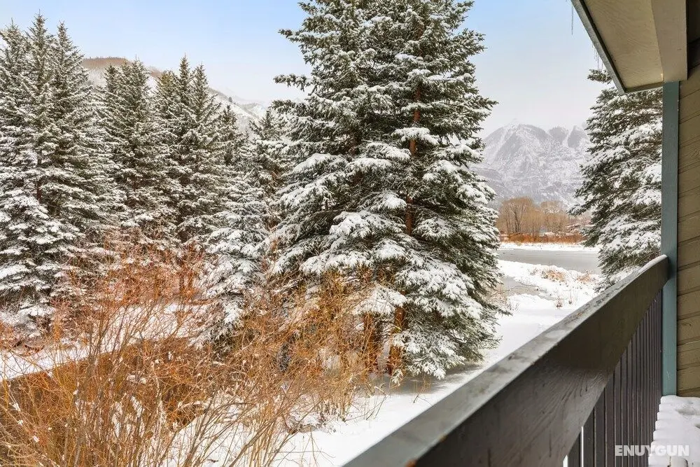 Riverside Condos A103 by Avantstay Condo Close To Downtown, Town Park & Ski Lift #8 - İç Mekan
