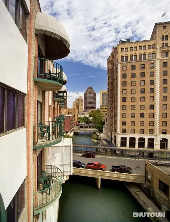 Riverwalk Plaza Hotel - Oda