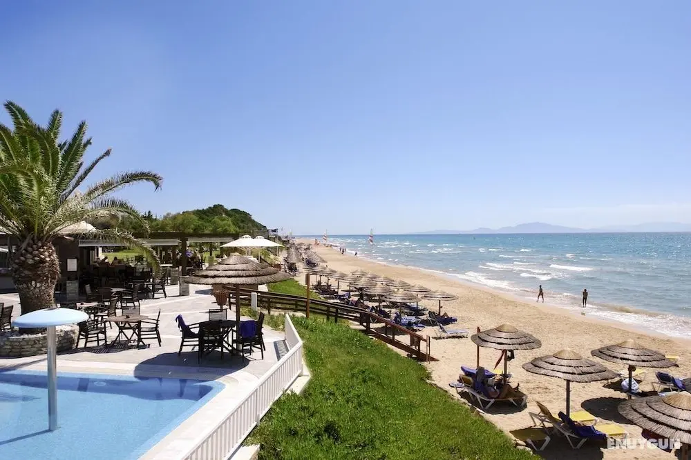 ROBINSON KYLLINI BEACH - Öne Çıkan Resim
