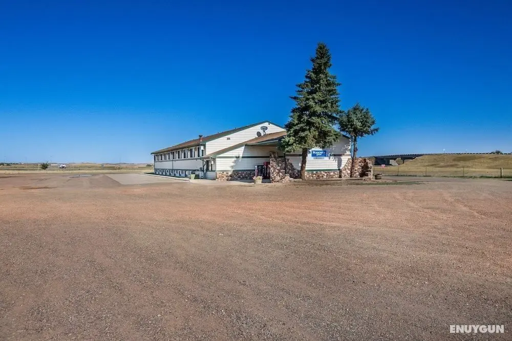 Rodeway Inn Gateway to Medora T-Roosevelt & Makoshika State Park - Dış Mekan
