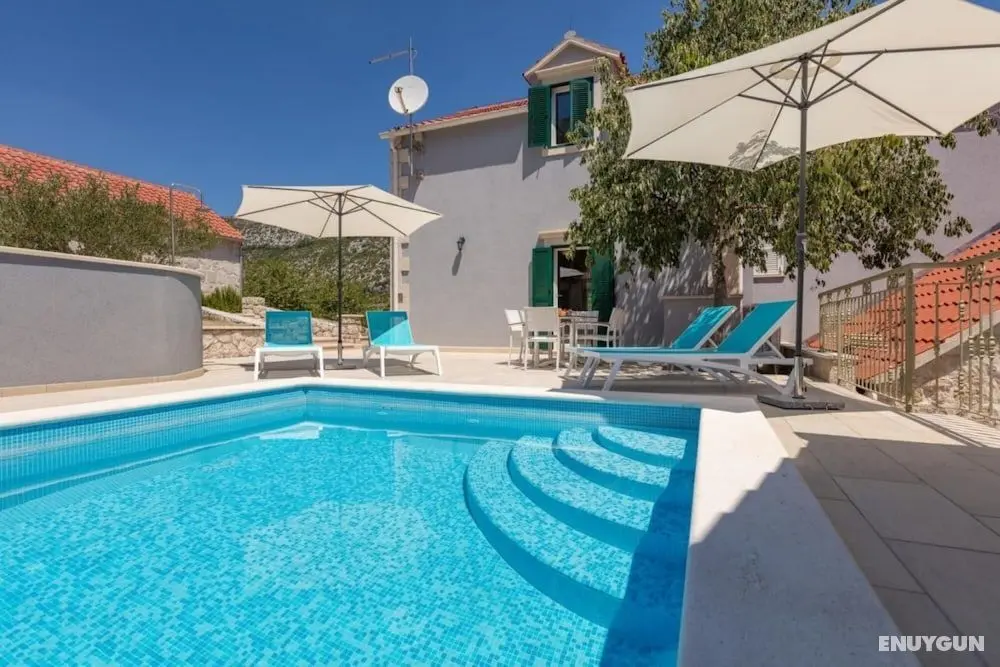 Villa Roglic in upa - Öne Çıkan Resim