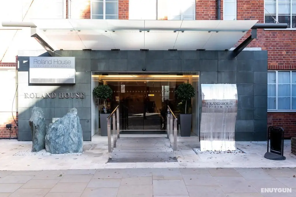 Roland House Apartments - Genel