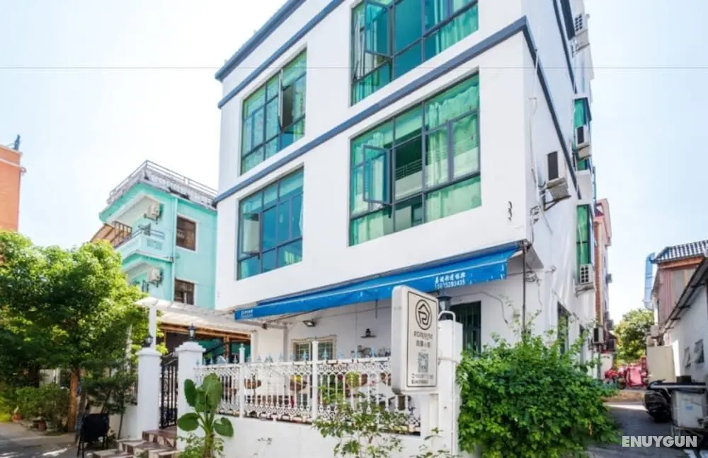 Romantic Seaside Hotel - Öne Çıkan Resim