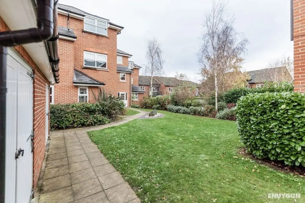 Roomspace Apartments-Courtyard Guildford - Dış Mekan