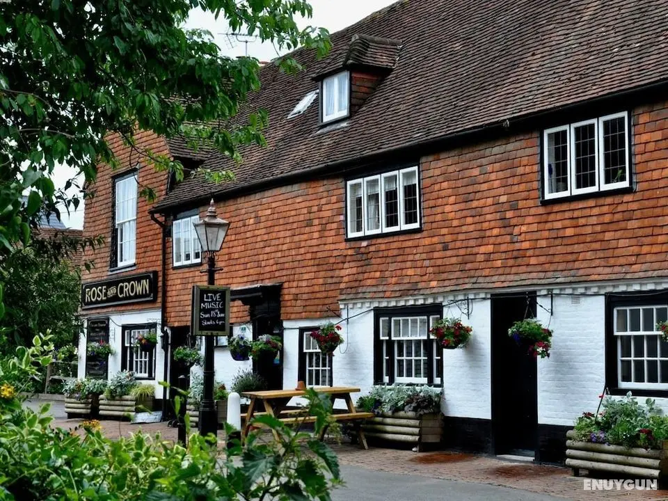 The Rose & Crown - Öne Çıkan Resim