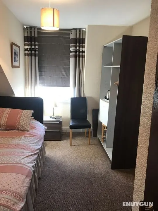 Roselodge Guest House - Oda