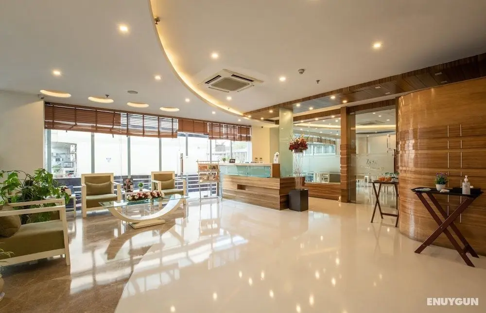 Rosewood Apartment Hotel - Gurgaon - Lobi