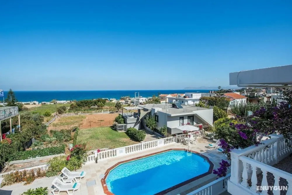 Rouladina-5 sea View apt 5 min Walk to Beach - Oda