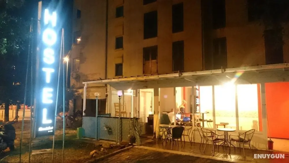 Roundabout Hostel - hostel - Öne Çıkan Resim