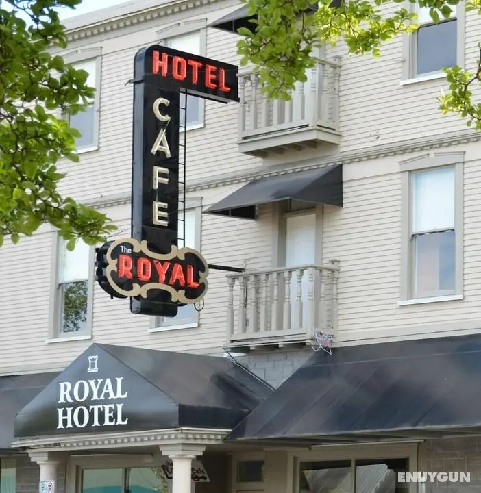 Royal Hotel - Öne Çıkan Resim
