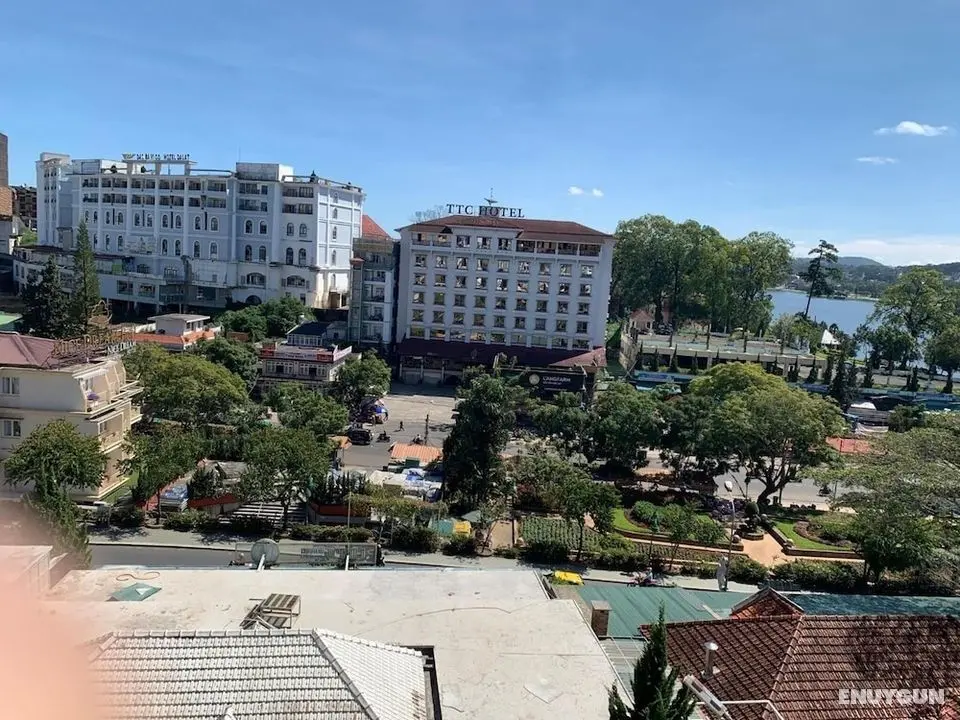 Royal Hotel Dalat - Dış Mekan