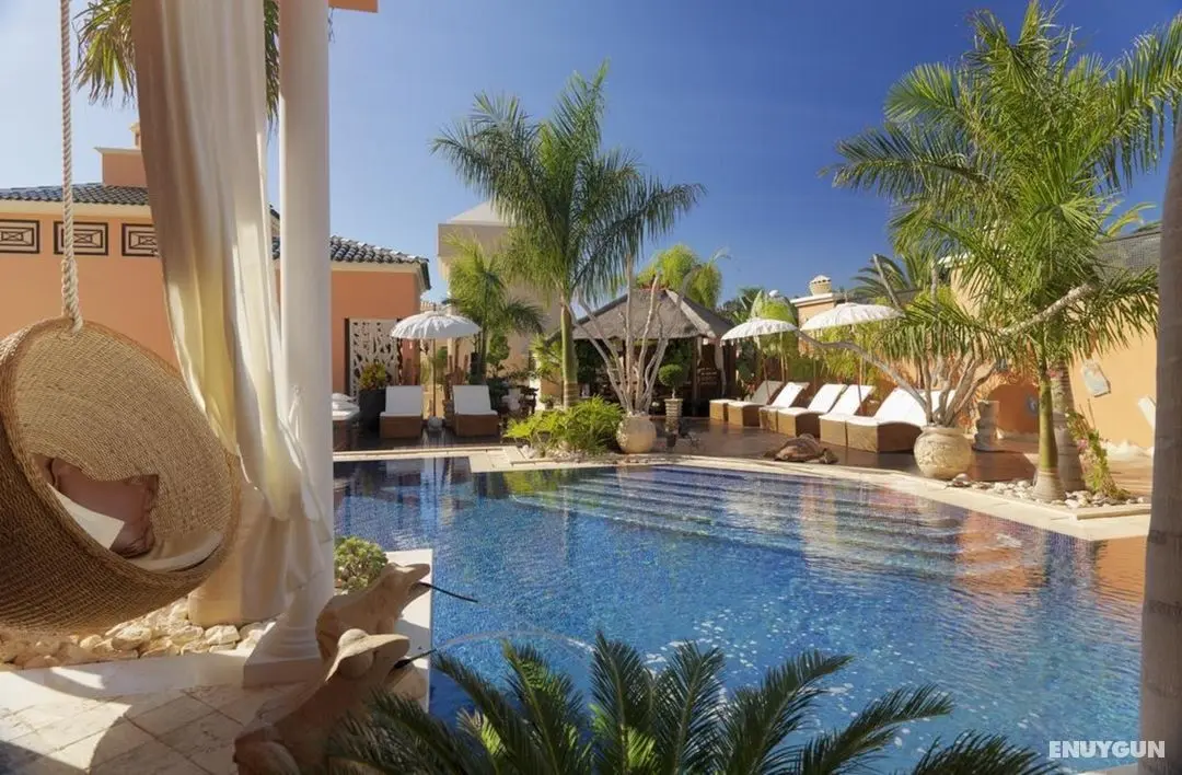 Royal Garden Villas - Havuz