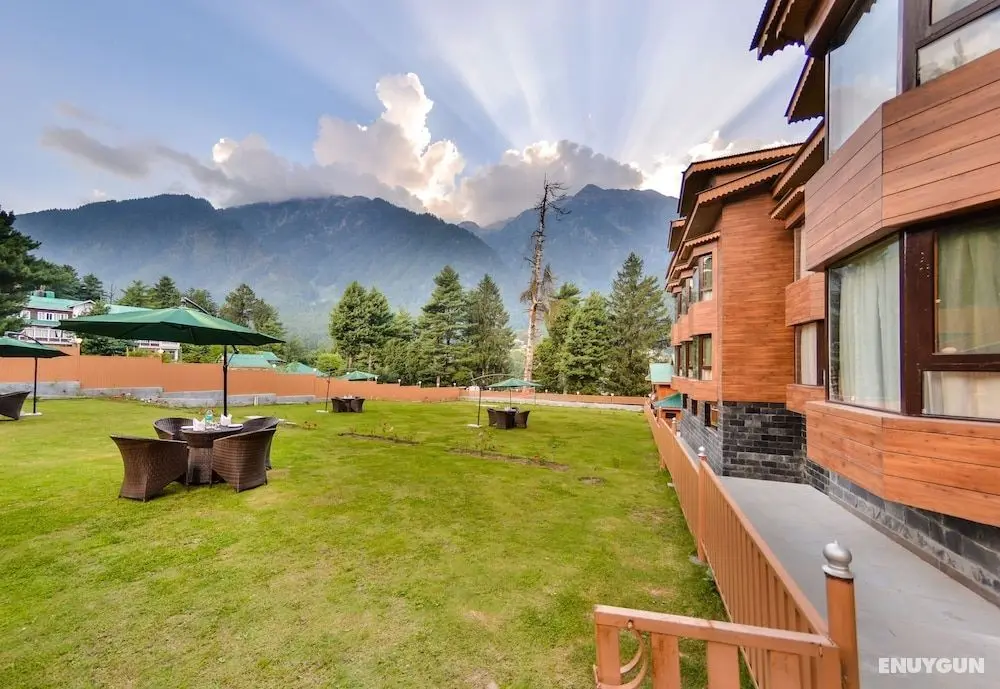 Hotel Royal Hillton, Pahalgam - Dış Mekan