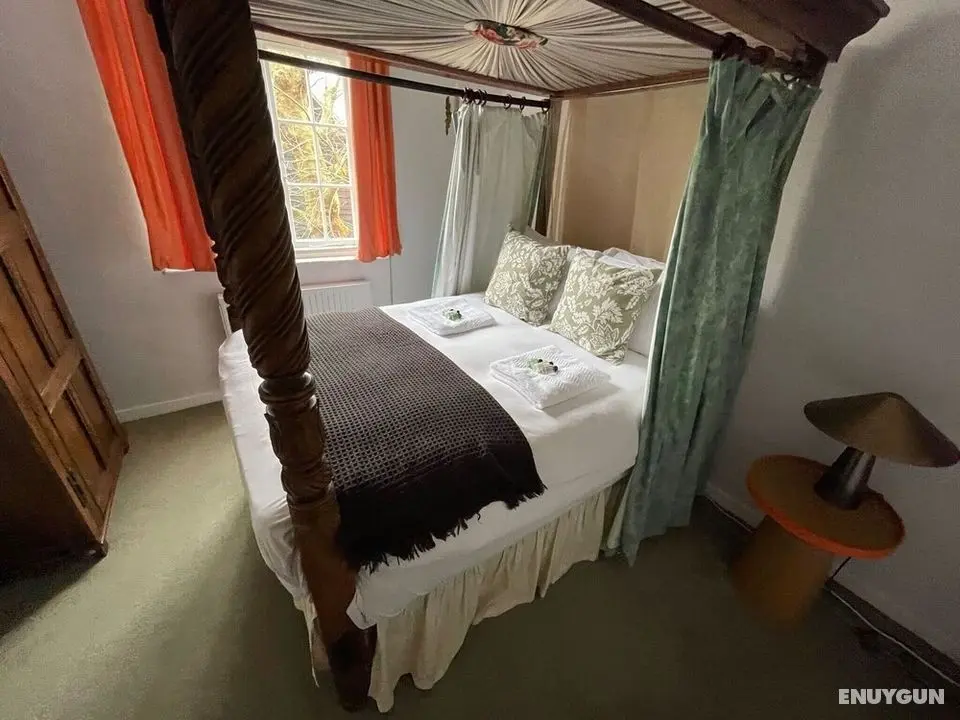 The Royal Retreat -elegant 7bdr With Garden - Oda