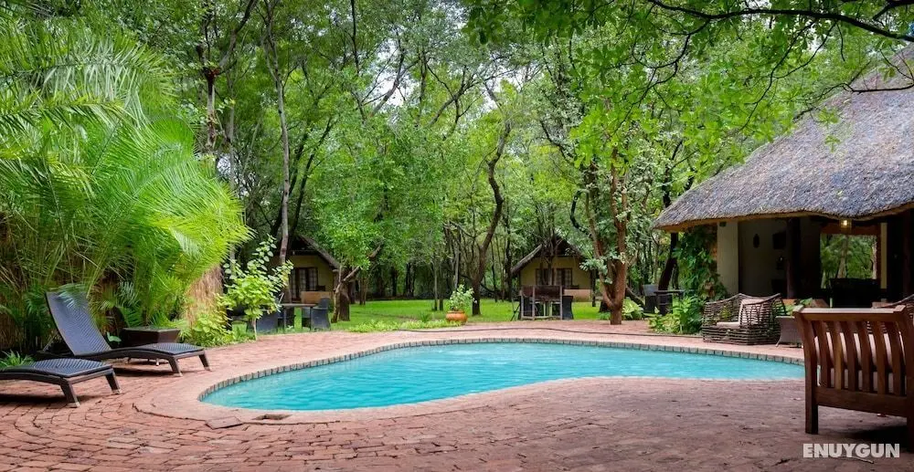 The Royal Sichango Village - Havuz