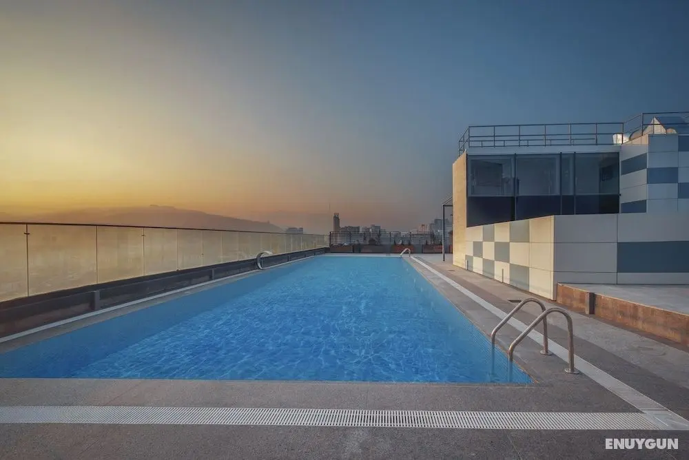 Royal Tulip Hotel & Casino Tbilisi - Havuz