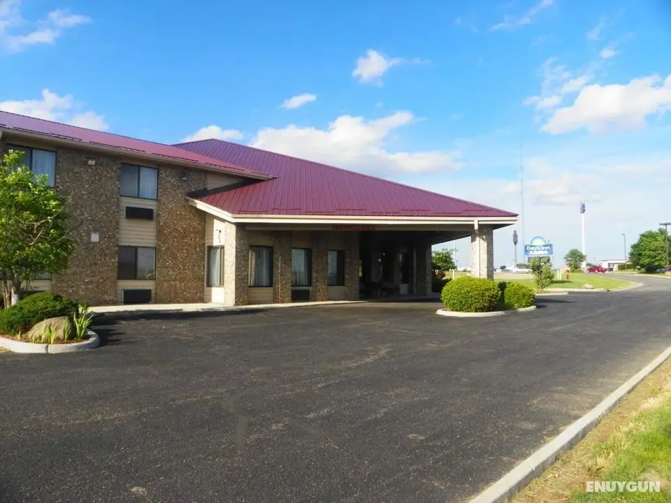 Royalton Inn & Suites Upper Sandusky - Genel