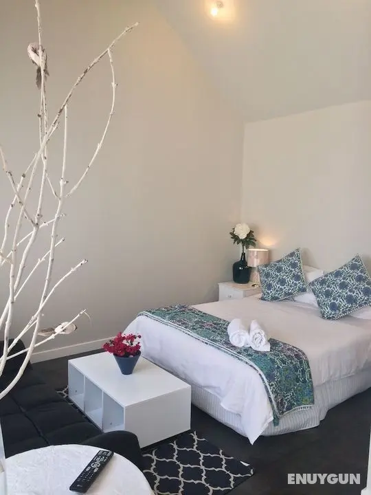 Ruby's Queenscliff - Öne Çıkan Resim