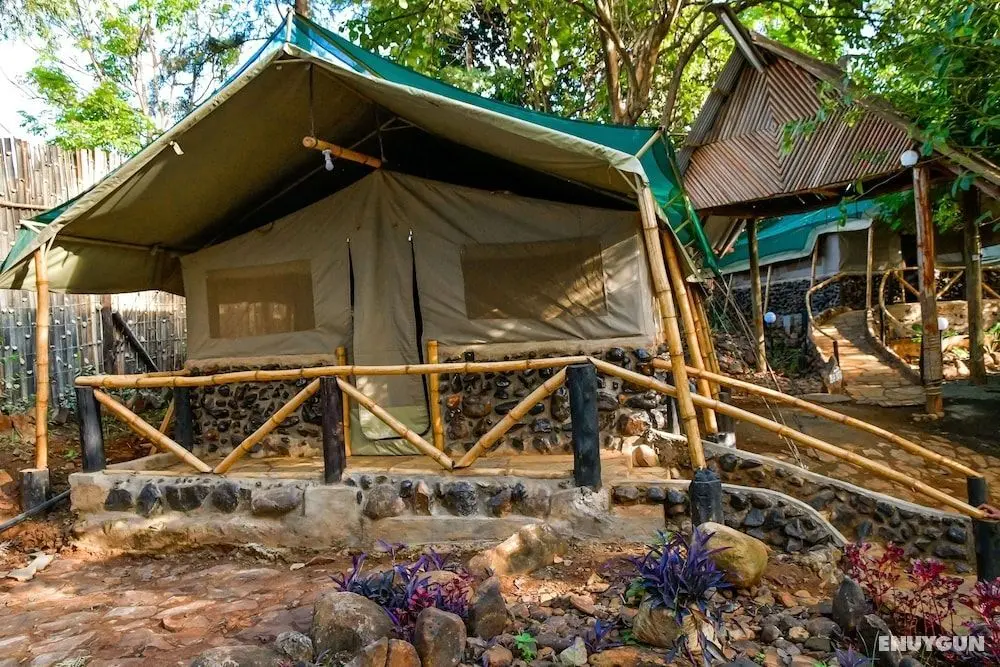 Rukenya Islands - Campsite - Öne Çıkan Resim