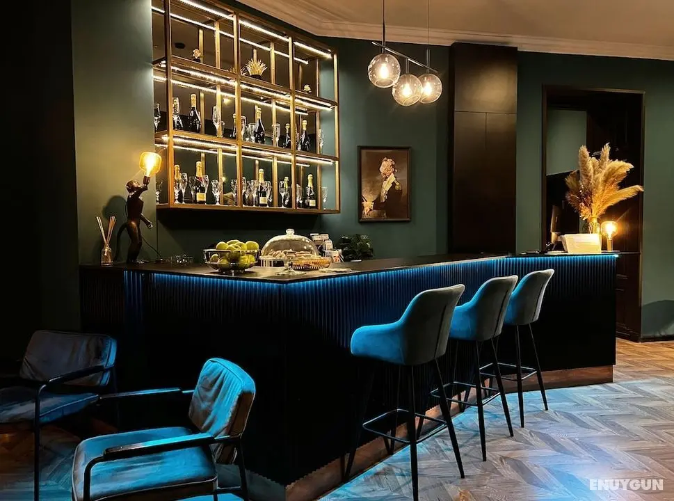 Hotel Rumor - Öne Çıkan Resim