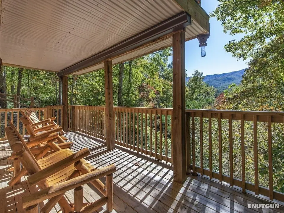 Rustic Charm by Jackson Mountain Homes - Öne Çıkan Resim