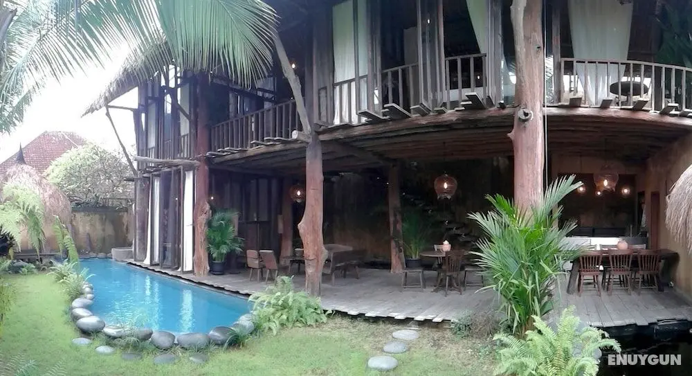 Rustic Hut in Seminyak Bali - Öne Çıkan Resim