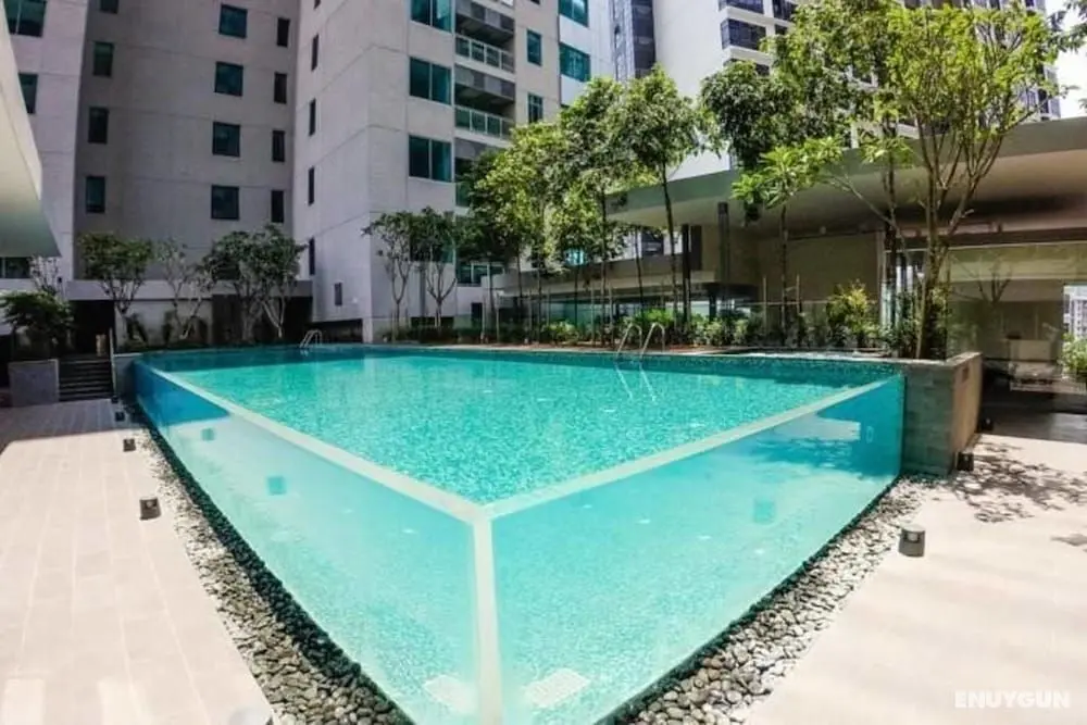 S4 Designer Suites - KLCC - KL Tower - Netflix - WIFI - Havuz