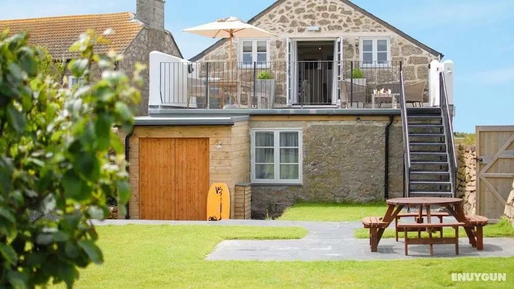 The Saddle and Stable Rooms - Lobi