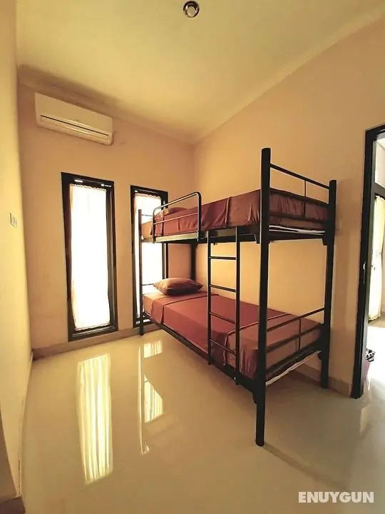 Safe House Bed and Breakfast - Hostel - Adults Ony - Öne Çıkan Resim