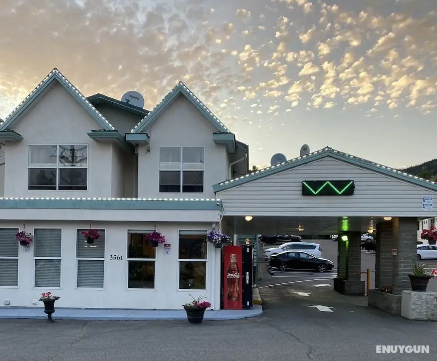 Sage Inn Merritt - Dış Mekan