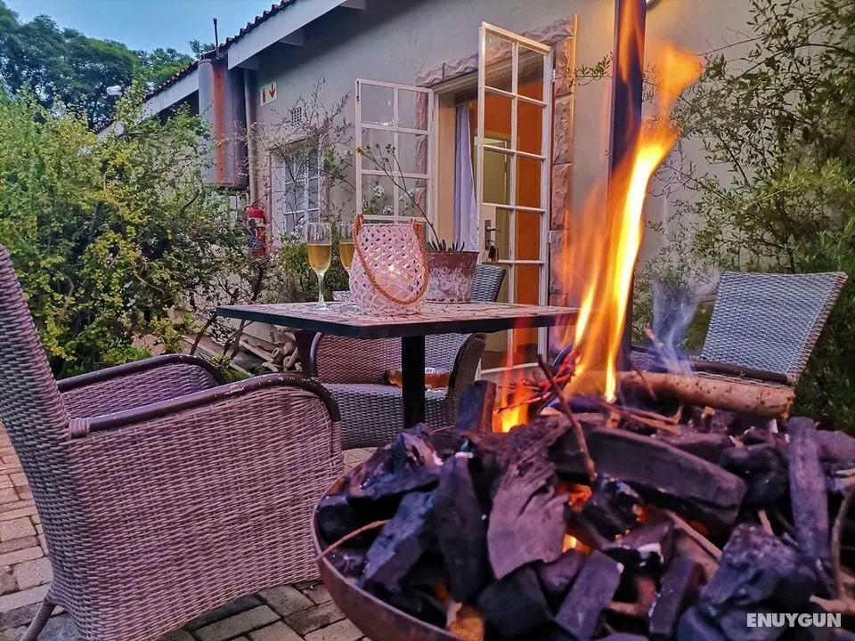 Sagewood Cottage for 2 People With Wonderful Private Terrace in Garden - Öne Çıkan Resim