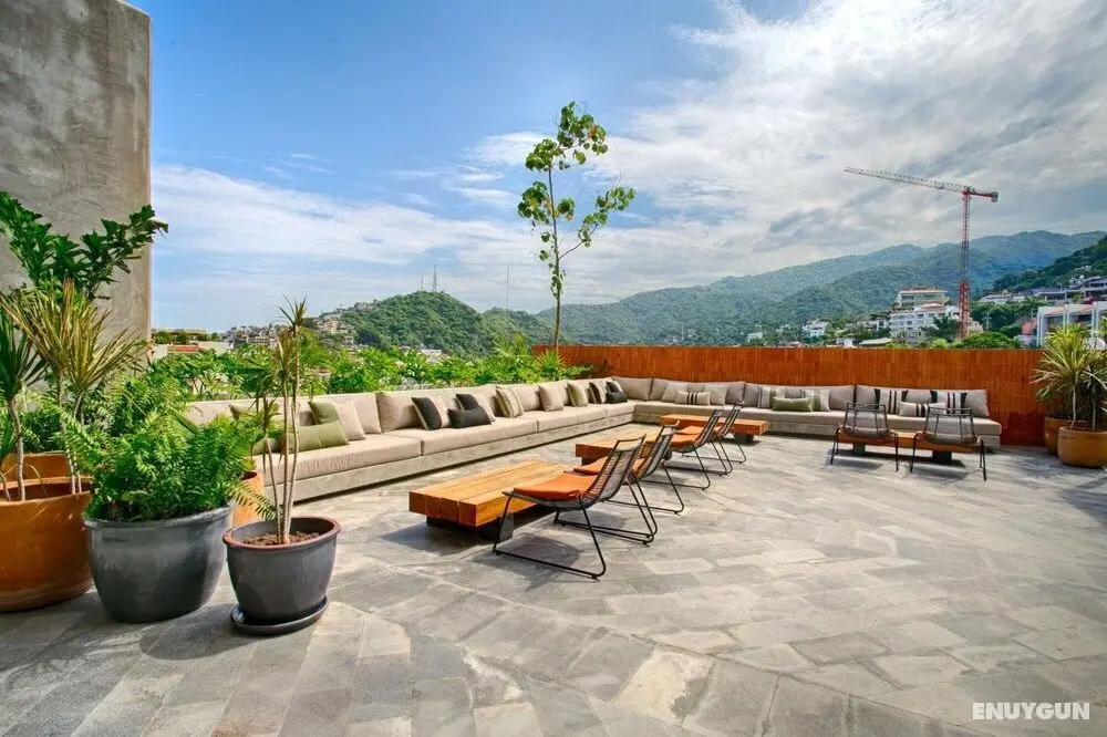 Sailview 703 Romantic Zone Rooftop Pool Ocean Views - Oda