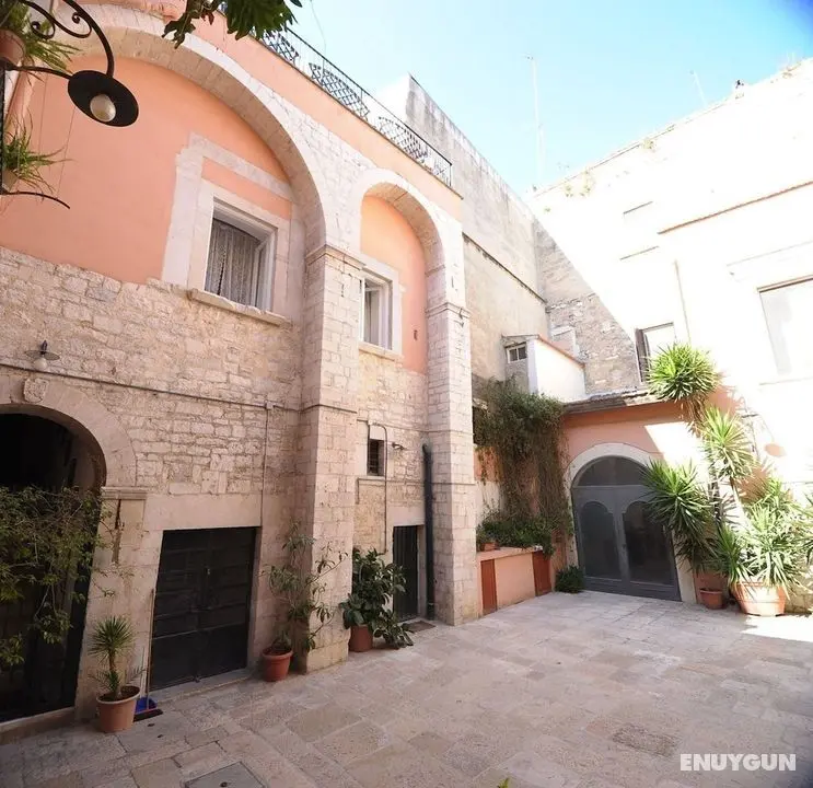 Saint Patrick B&B Guesthouse - Dış Mekan
