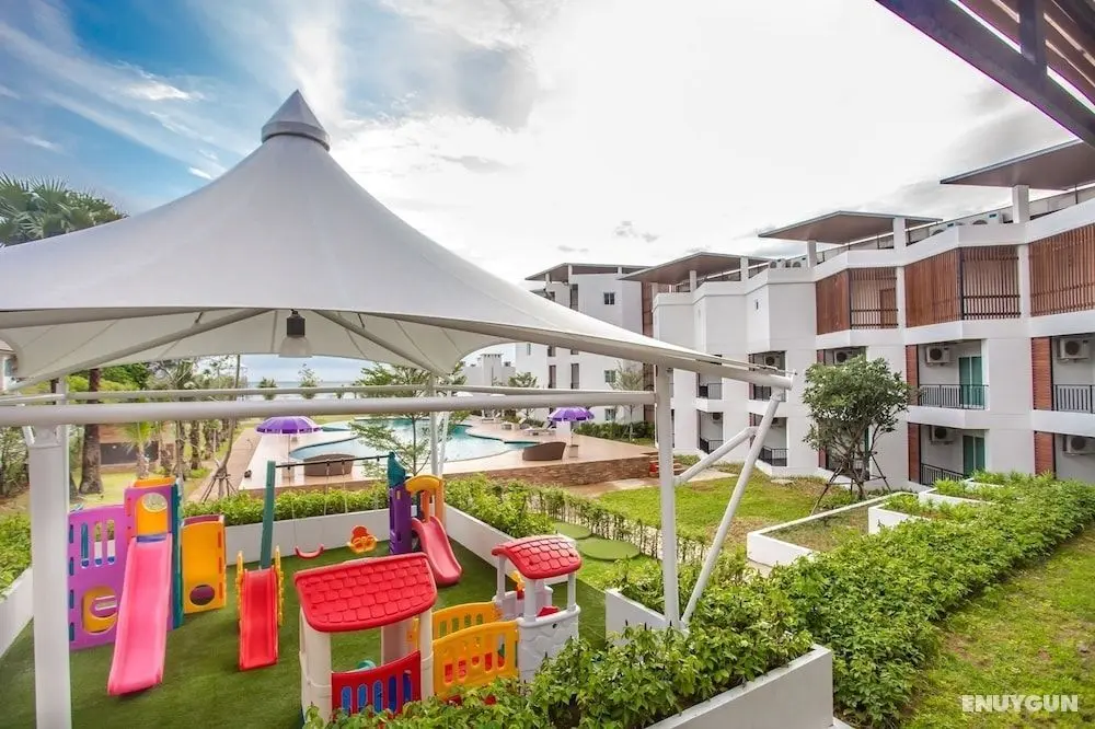 Saint Tropez Beach Resort Hotel - Aile ve Çocuklar