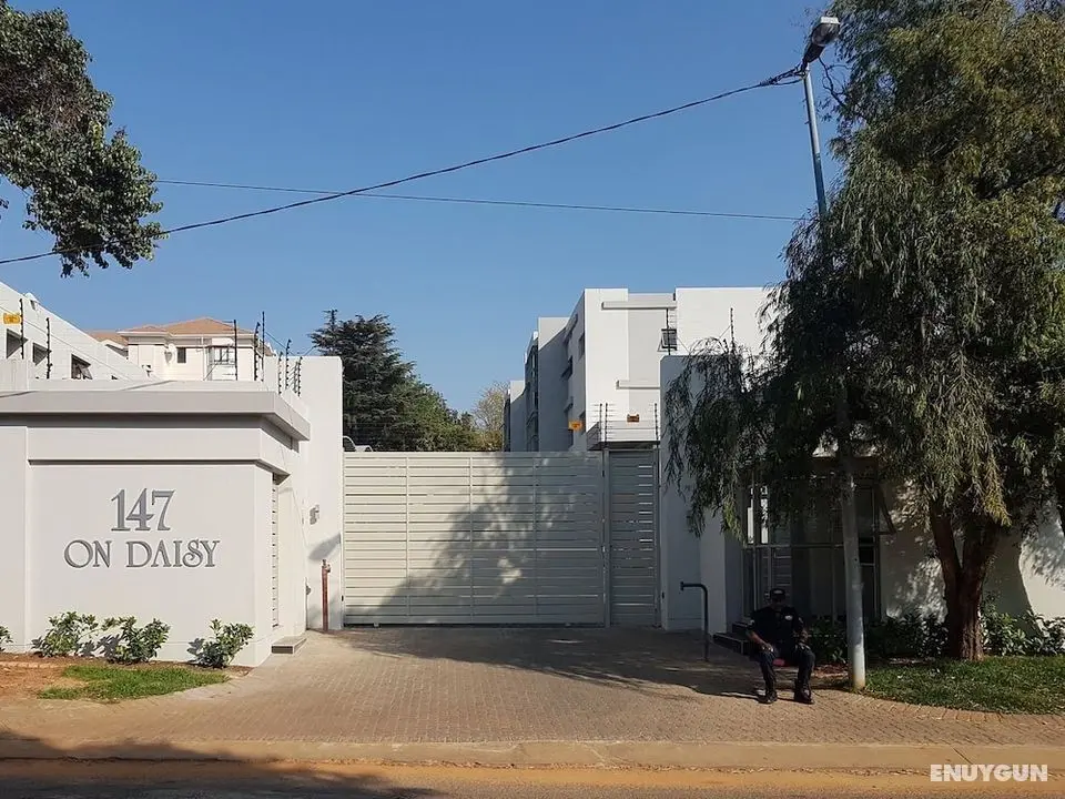 Sandton Executive Suites on Daisy - Öne Çıkan Resim
