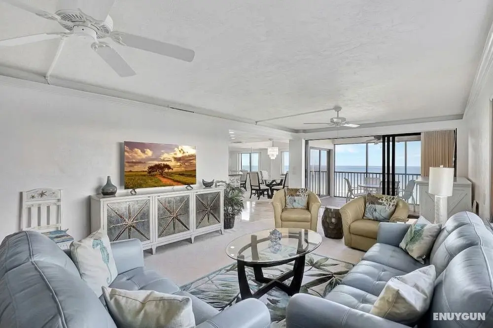 Sandy Beach Retreat - Öne Çıkan Resim