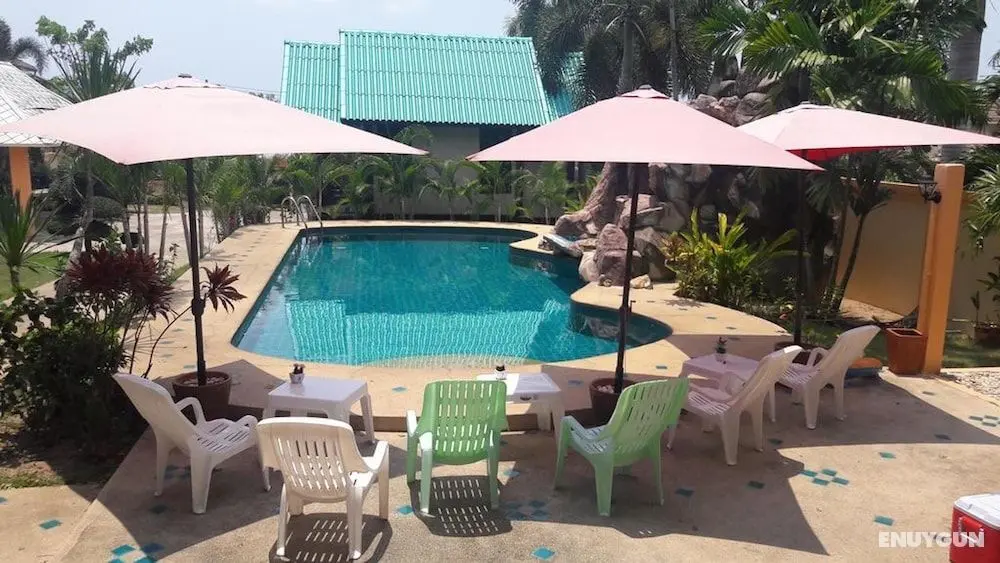 Sandy Home Sattahip - Havuz