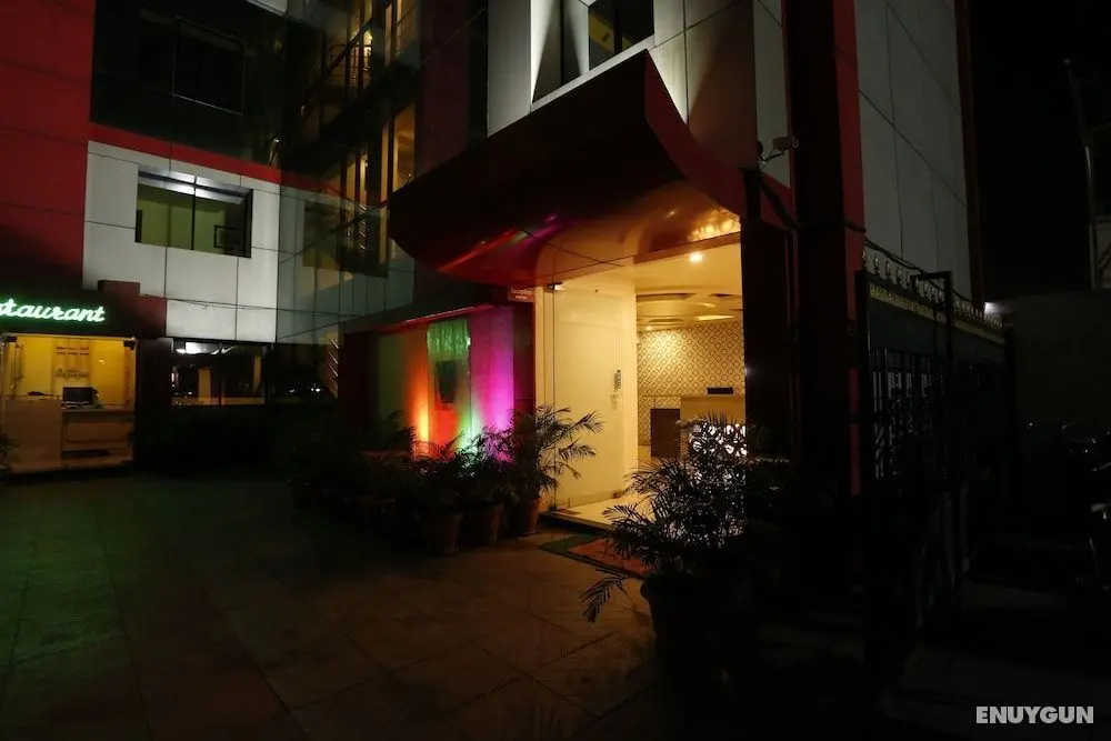 Hotel Sanket Inn - Dış Mekan