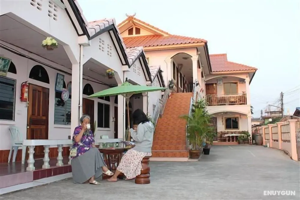 Santhong Rimkhong Hotel - Dış Mekan