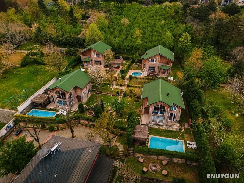 Sapanca Sahra Kütük Evleri