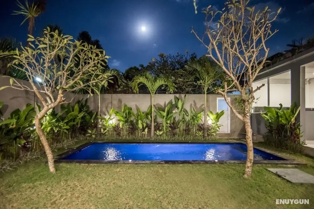 Sari Agung Guest House - Havuz