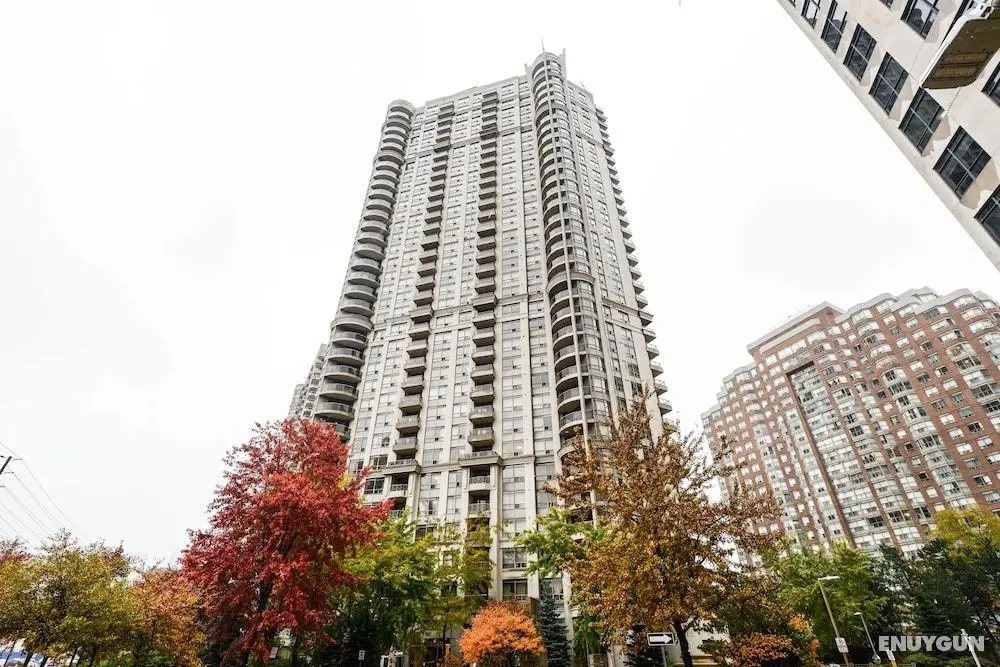 Sarkar Suites - 310 Burnhamthorpe Road - Dış Mekan